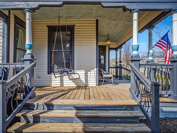 4th image of 826 W Morton St