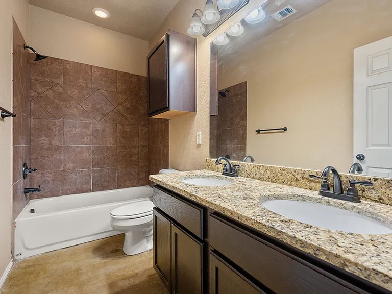 1048 Carolyn Cv — Photo 18