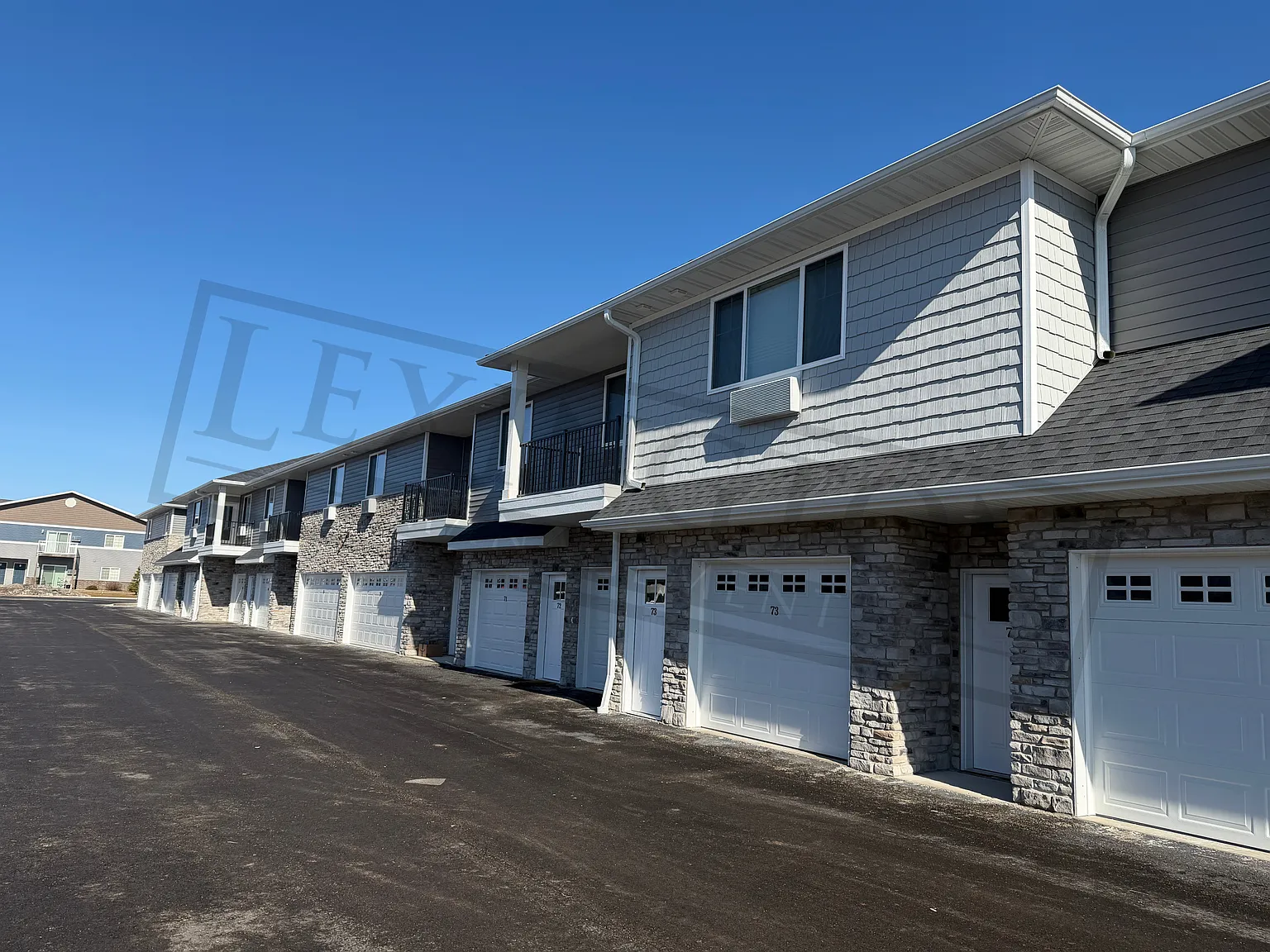 2 bed, 2.5 bath, 1249 sqft, $1,525 — Photo 1