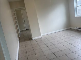 40 Ashburne St #1, Pawtucket, RI 02861