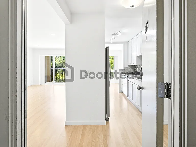 12700 NE 8th St #E303 — Photo 7