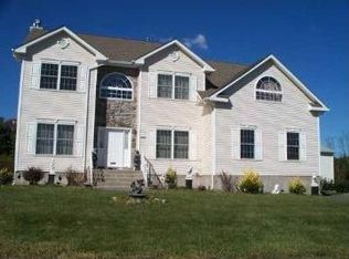 3004 Molly Pitcher Dr, New Windsor, NY 12553