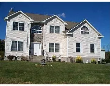 3004 Molly Pitcher Dr photo 1