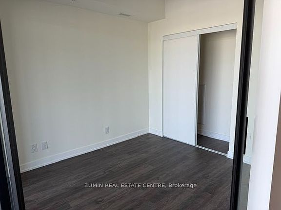 4th image of 350 Prince Charles Dr