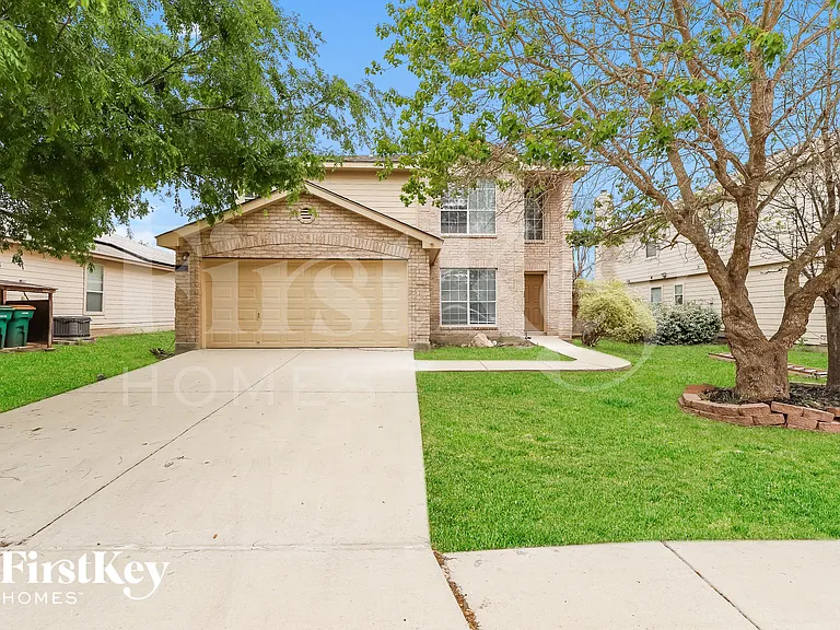 315 Donalan Dr — Photo 1