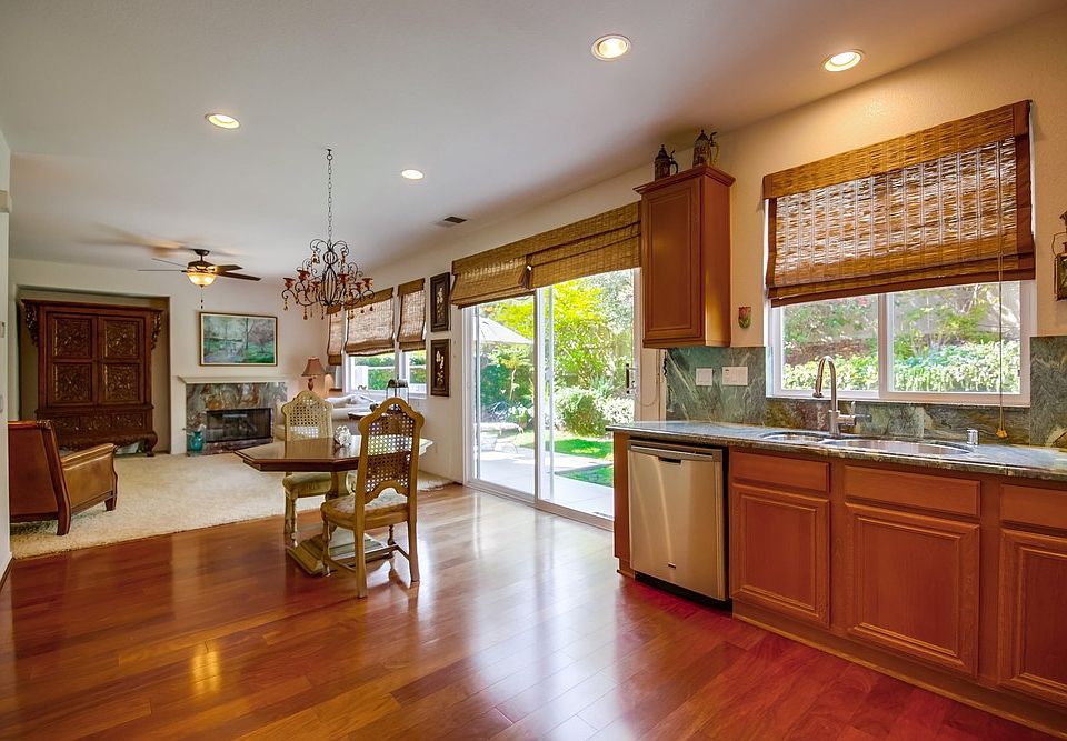 1st image of 938 Bryce Canyon Ave