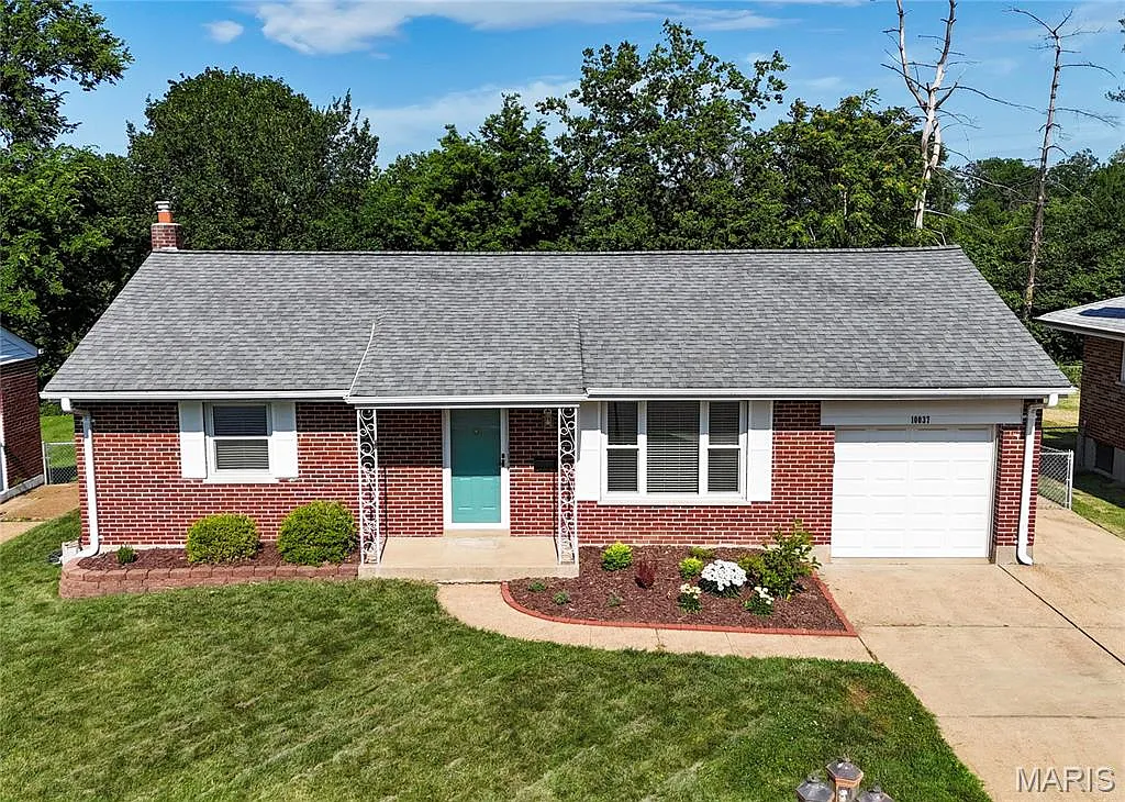 10037 Shapfield Ln photo 1