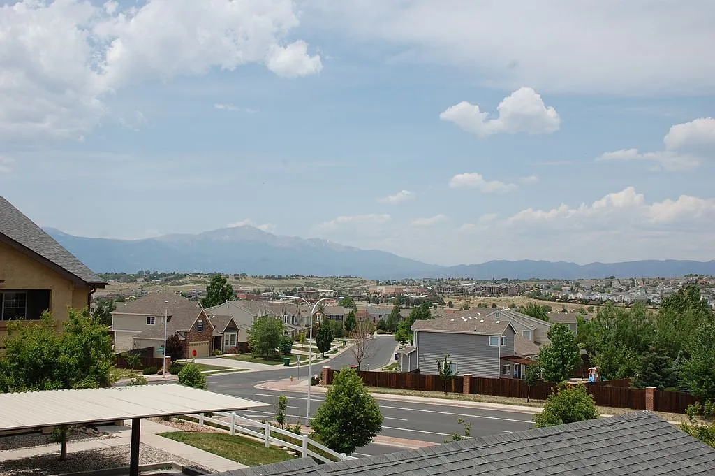 3 bed, 1243 sqft, $2,150 — Photo 2