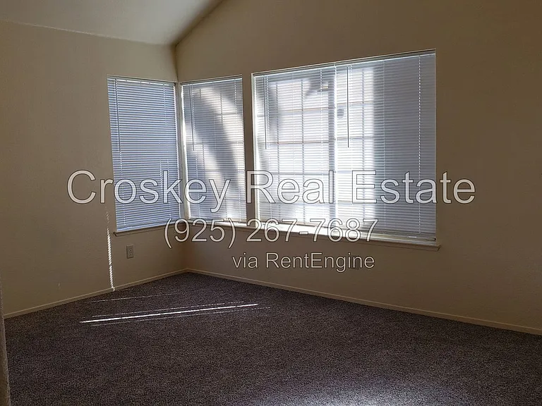 4717 Knollpark Cir — Photo 12