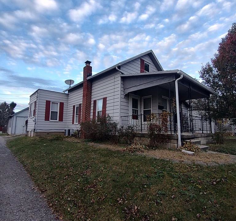 1st image of 402 W Center St