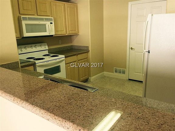 4th image of 8000 W Badura Ave #1052