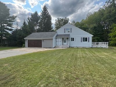 8277 Peninsula Dr, Stanwood, MI, 49346