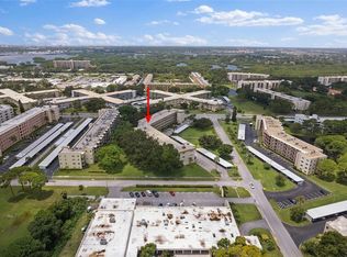 5725 80th St N UNIT 211, Saint Petersburg, FL 33709