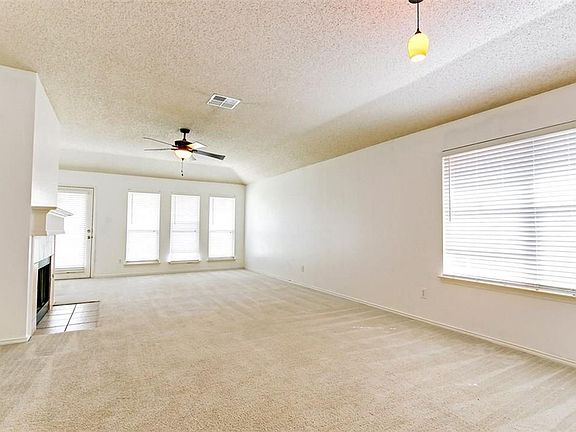 3rd image of 9904 Nixon Dr