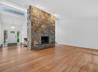 9404 Woodington Dr, Potomac, MD 20854