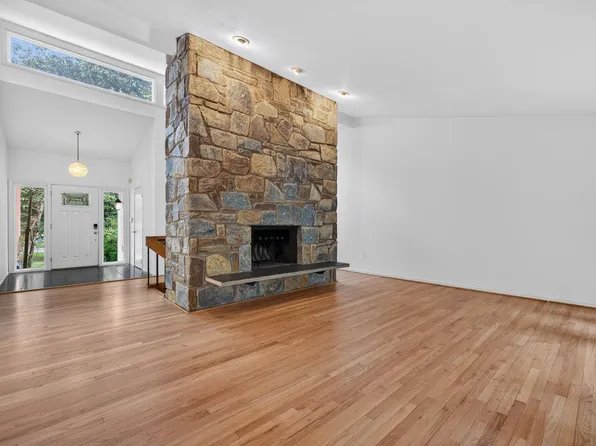 9404 Woodington Dr, Potomac, MD 20854