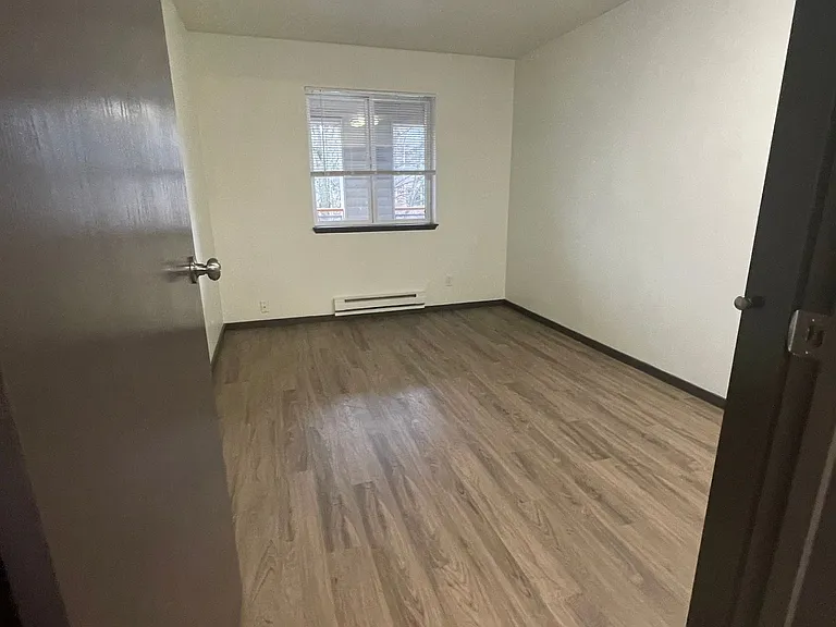 6040 Cali - Spacious 1 & 2 Units | Washer/Dryer | Private Balcony | Lots on Natural Light — Photo 24
