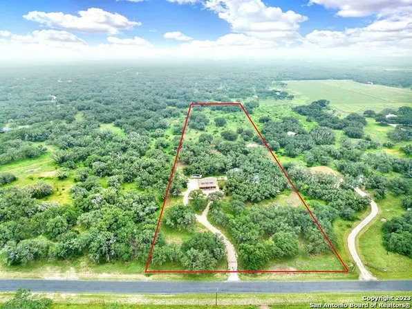 8195 COUNTY ROAD 311, Dhanis, TX 78850