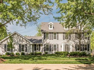 407 Hunters Hill Dr, Chesterfield, MO 63017