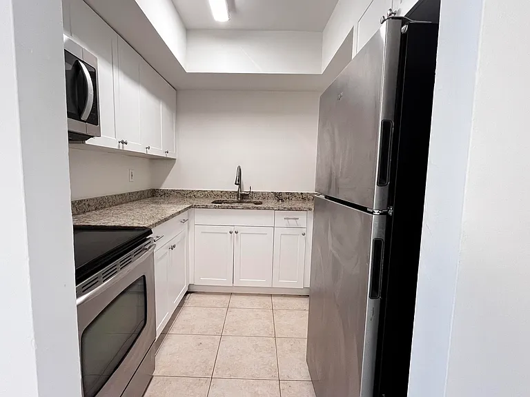 4529 NE 21st Ave #3 — Photo 6