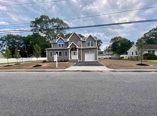 70 E Madison St, East Islip, NY 11730