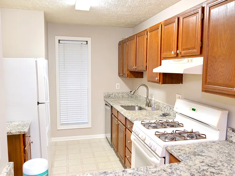 10169 Oakton Terrace Rd — Photo 15