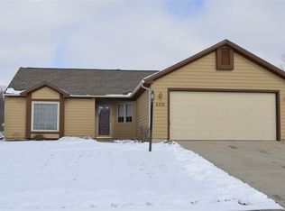 5332 Warbler Dr, Fort Wayne, IN 46818