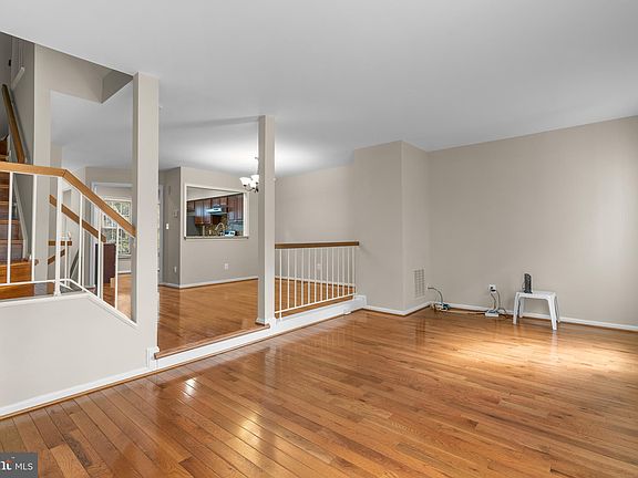 3rd image of 8640 Delcris Dr