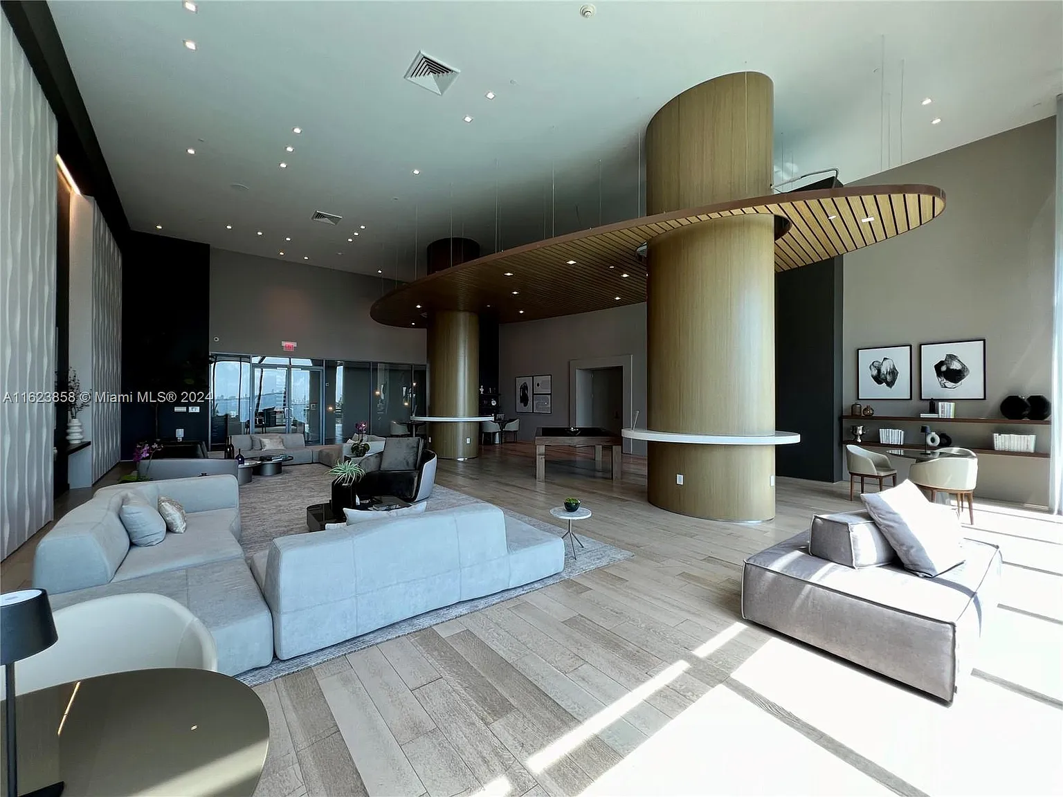 2 bed, 1104 sqft, $5,100 — Photo 2