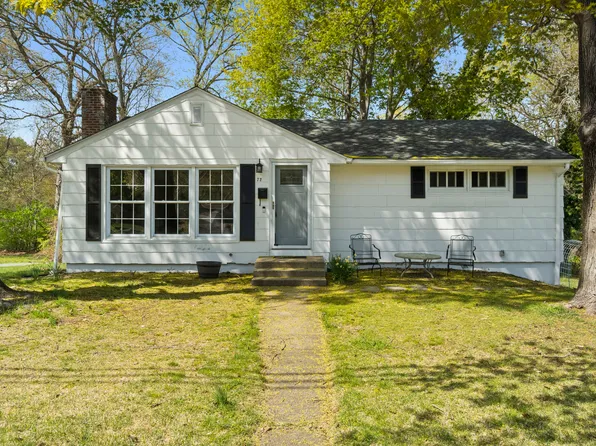 72 Park Avenue, Montville, CT 06382