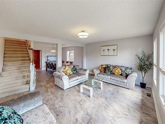 4th image of 2124 E Truesdale Dr