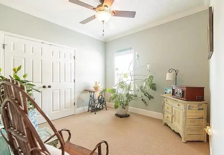 612 Barnside Ln — Photo 12