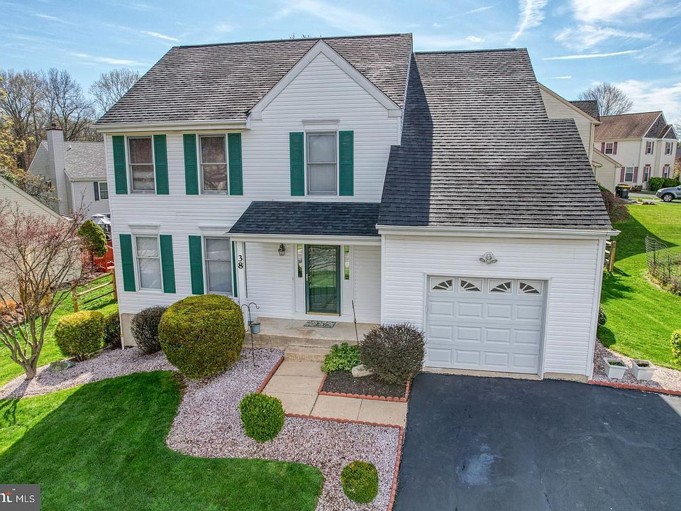 1st image of 38 Yosemite Dr