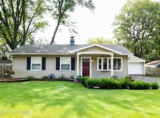 2102 Holly Ct, McHenry, IL 60051