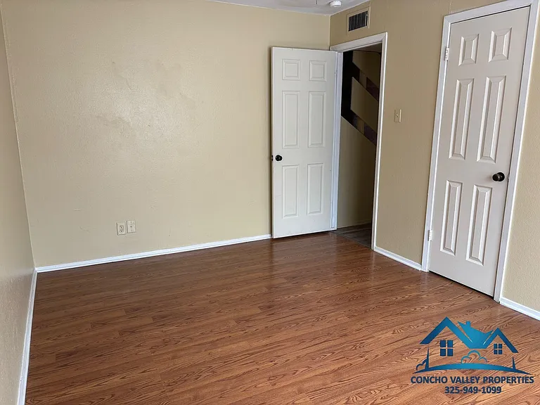 1012 Glenna St — Photo 11