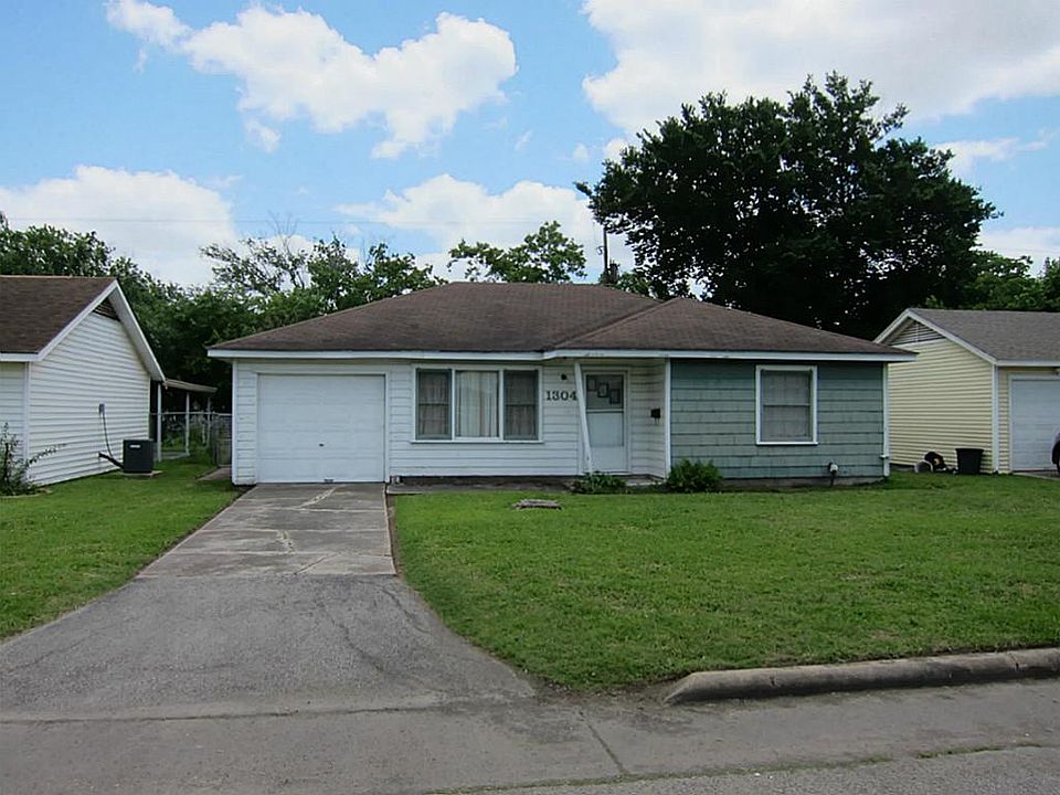 1st image of 1304 Leggett Dr