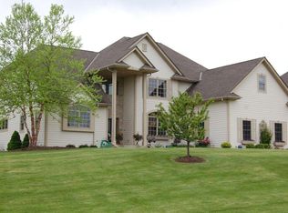 N98W14891 Tree Tops Dr, Germantown, WI 53022