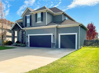 1012 SE Auburn Ct, Blue Springs, MO 64014
