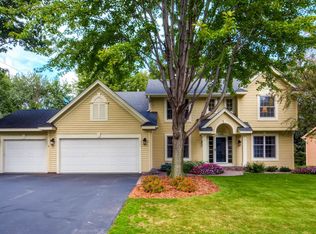 2398 Hunter Dr, Chanhassen, MN 55317