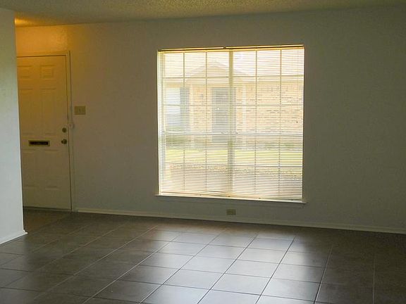 5th image of 1702 N Newsom St APT 14