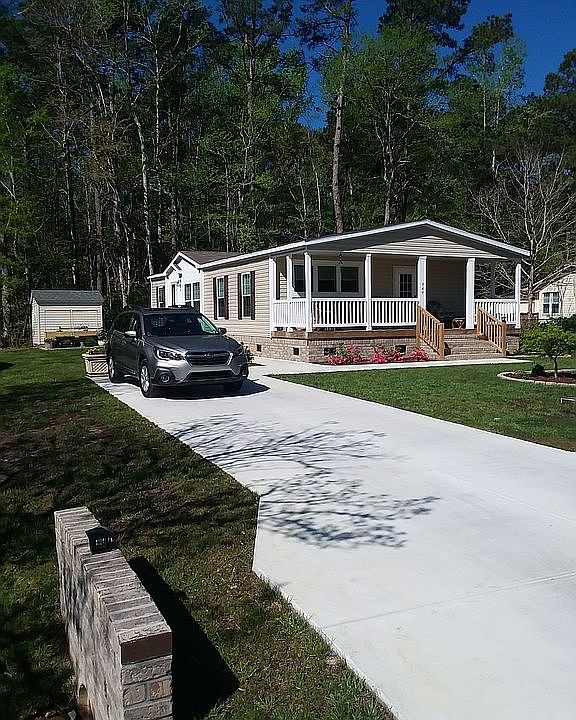 1st image of 944 Palmer Dr