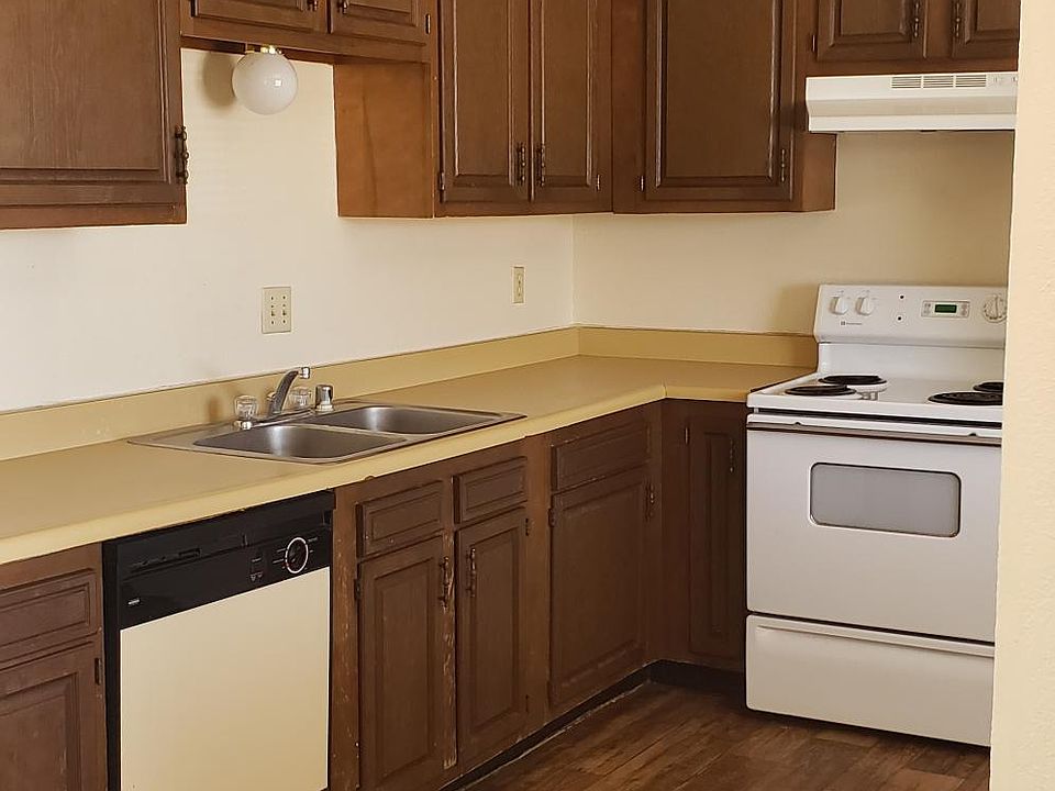 2nd image of 2452 La Fonda Cir #E