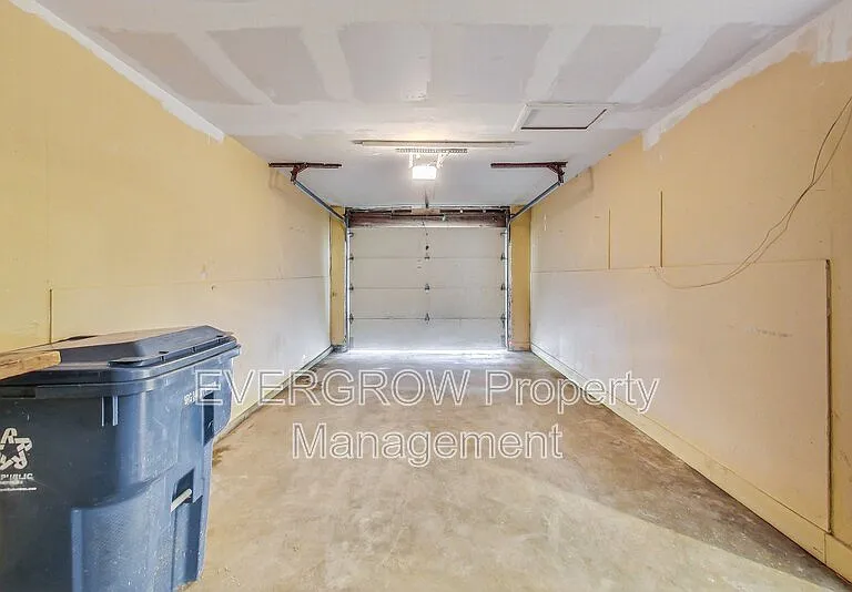3962 Strathmore Dr — Photo 33