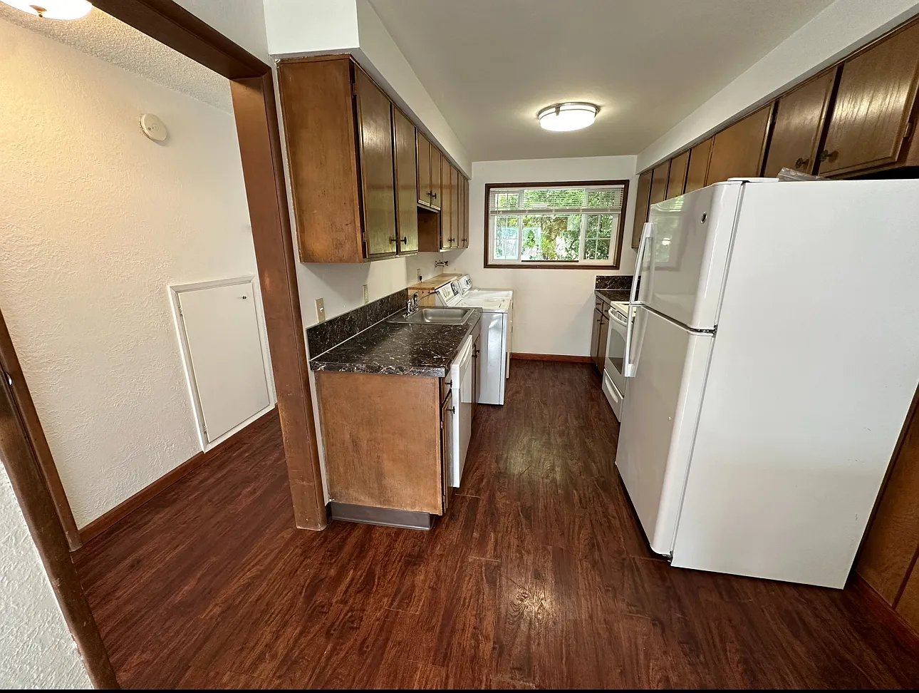 2 bed, 1.5 bath, 1100 sqft, $1,795 — Photo 2