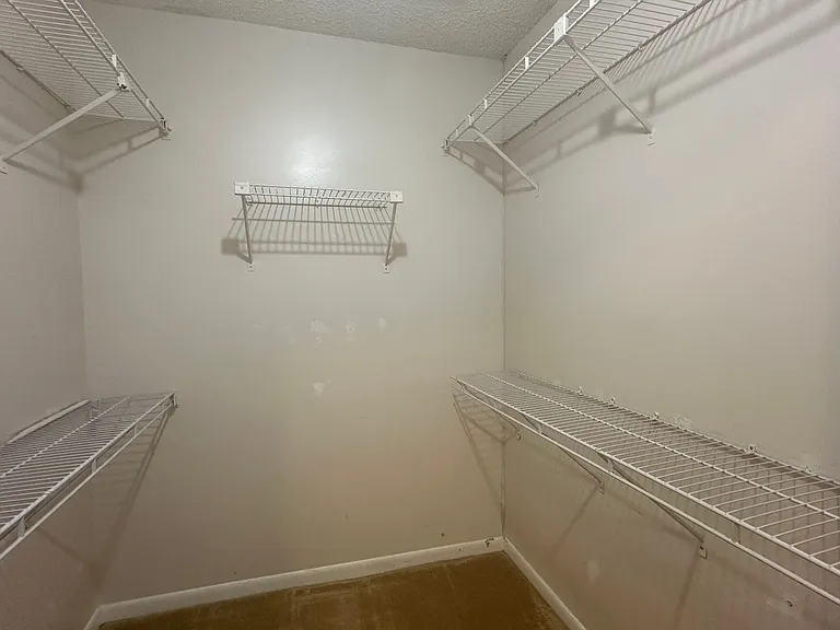 1532 N Carolwood Blvd — Photo 43