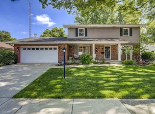 2305 Grinnell Dr, Springfield, IL 62704