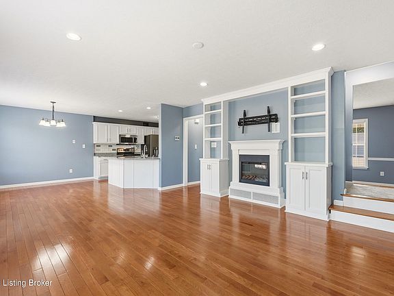3rd image of 5007 Oakbrook Dr