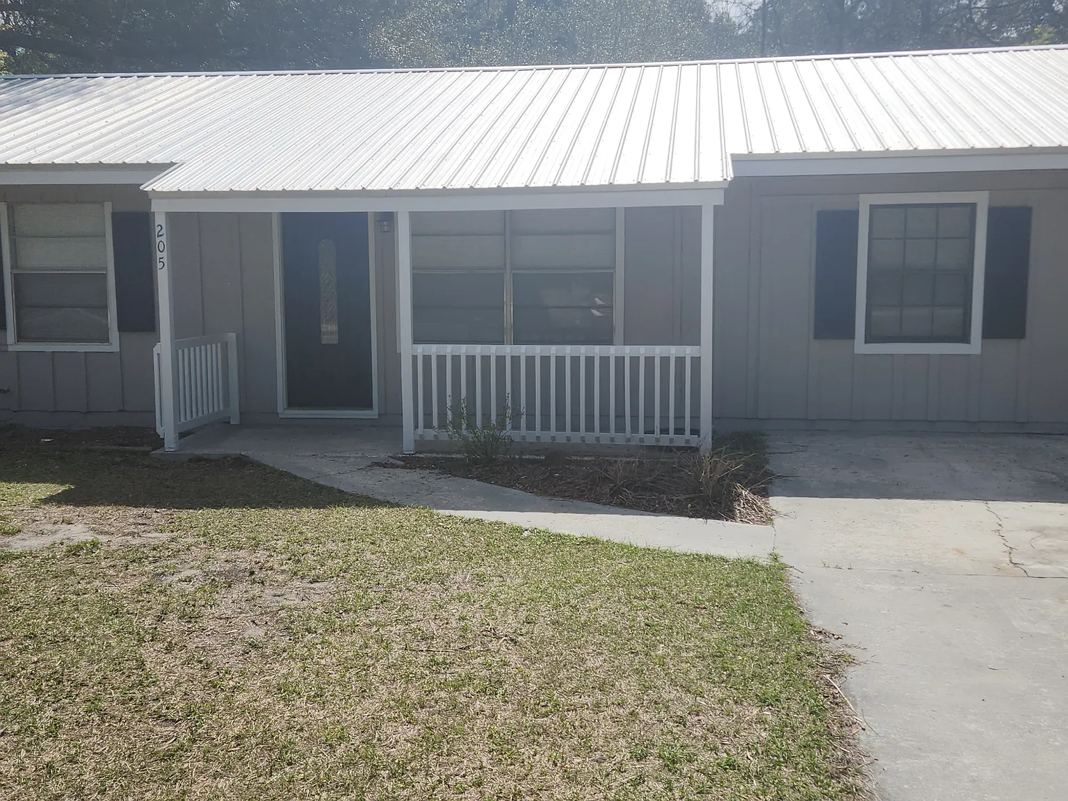 Harbor Drive, 205 - 205 Harbor Drive — Photo 2