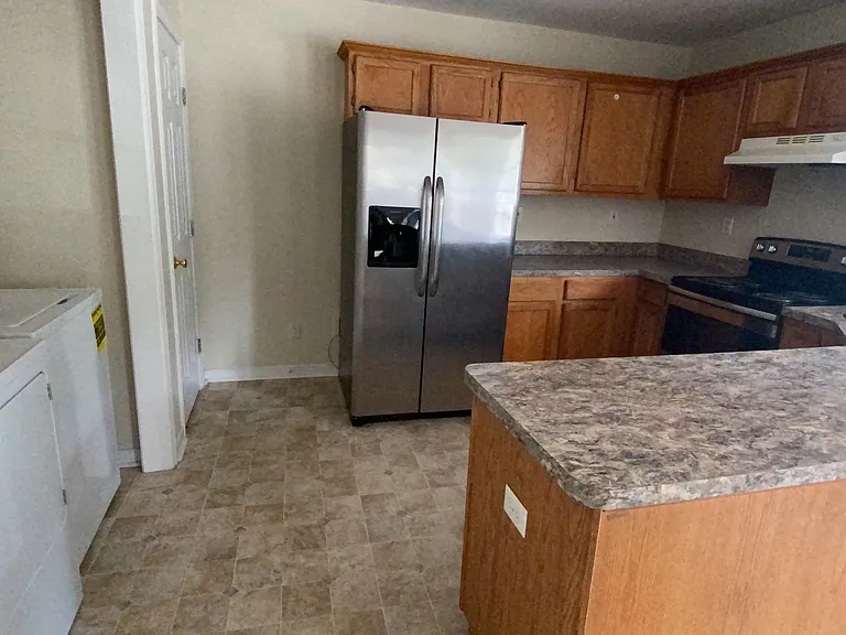 1608 Wallace St — Photo 15