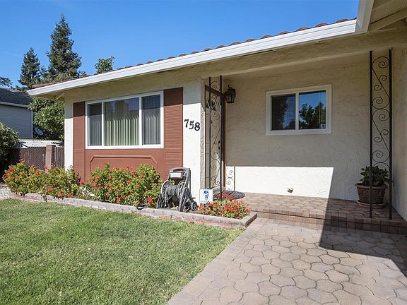 4th image of 758 Daffodil Way